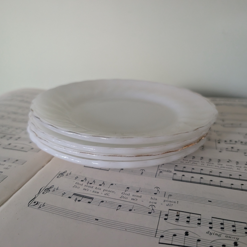 Anchor Hocking Suburbia Set Of 4 White and Gold Dinner Side Plates Set